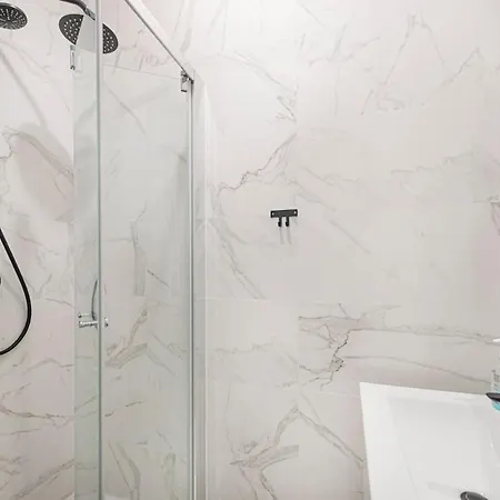 Houze Bright Near Marques De Pombal Apartamento