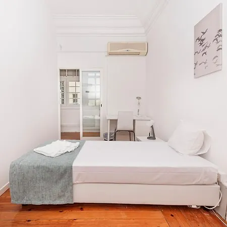 Houze Bright Near Marques De Pombal Apartamento